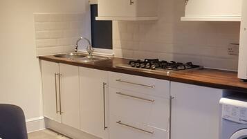 Rumah Deluks, 4 kamar tidur | Dapur pribadi | Lemari es besar, microwave, oven, dan kompor