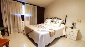 Ropa de cama de alta calidad, cubrecamas y escritorio 