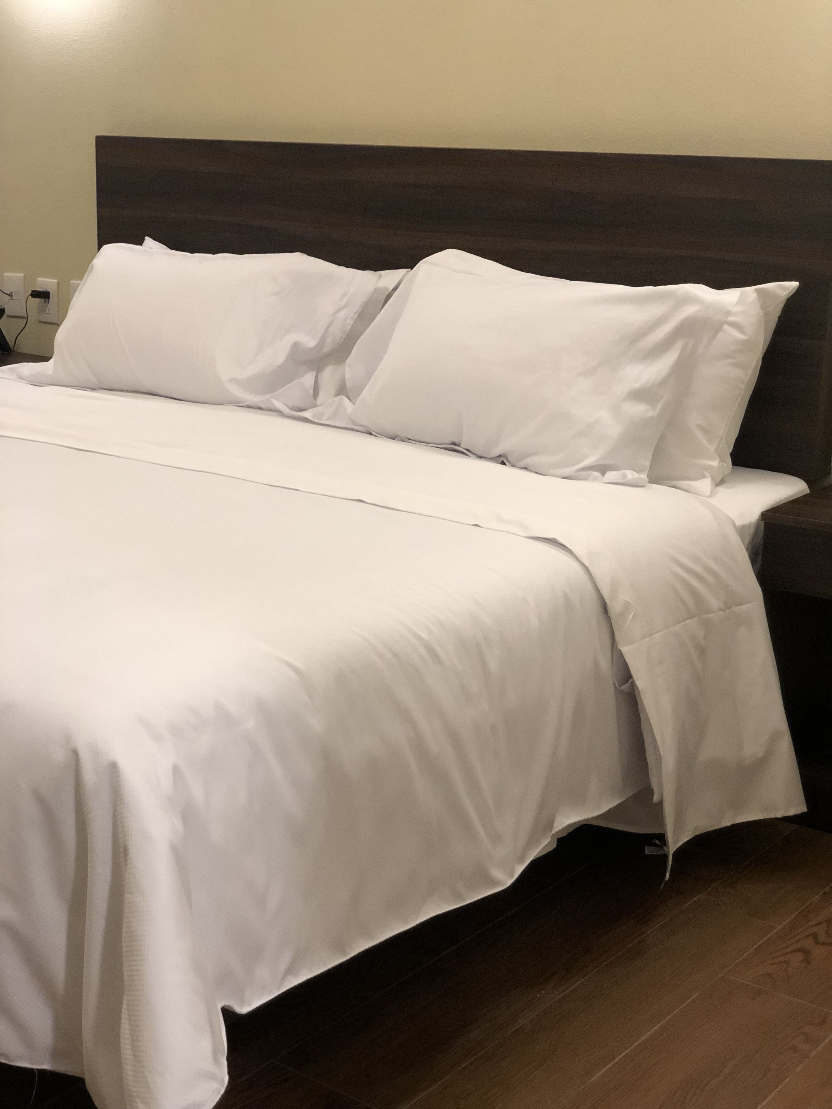 1 bedroom, hypo-allergenic bedding, memory-foam beds