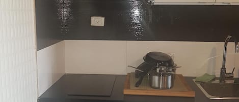 Fridge, microwave, oven, coffee/tea maker