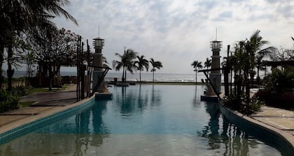 Penthouse familiar frente al mar junto al mar en Hua Hin (C32, 3er piso, 136 m2)