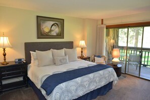 2 bedrooms, internet, bed sheets - Sunriver Stay with Access to The Cove (Sunriver)
