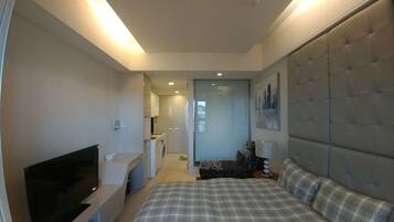 1 bedroom, in-room safe, WiFi, bed sheets