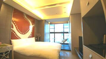 1 bedroom, in-room safe, WiFi, bed sheets