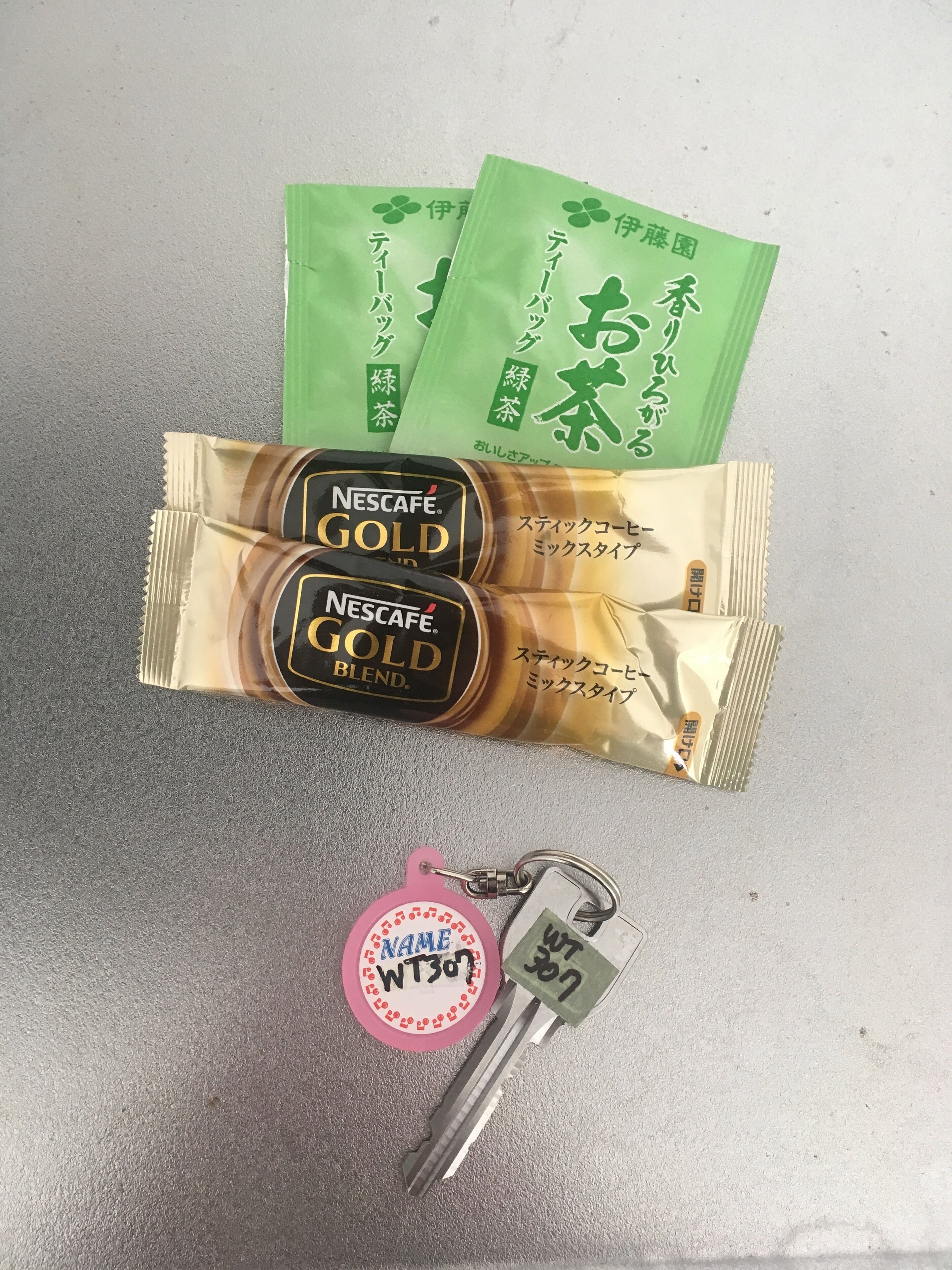 ヘアドライヤー、タオル、石鹸、シャンプー