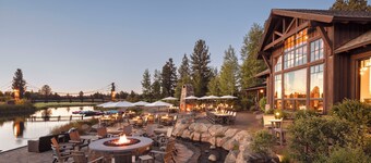 Northwest Hideaway with Access to Exclusive Golf