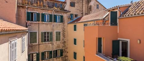 Studio (2) | City view