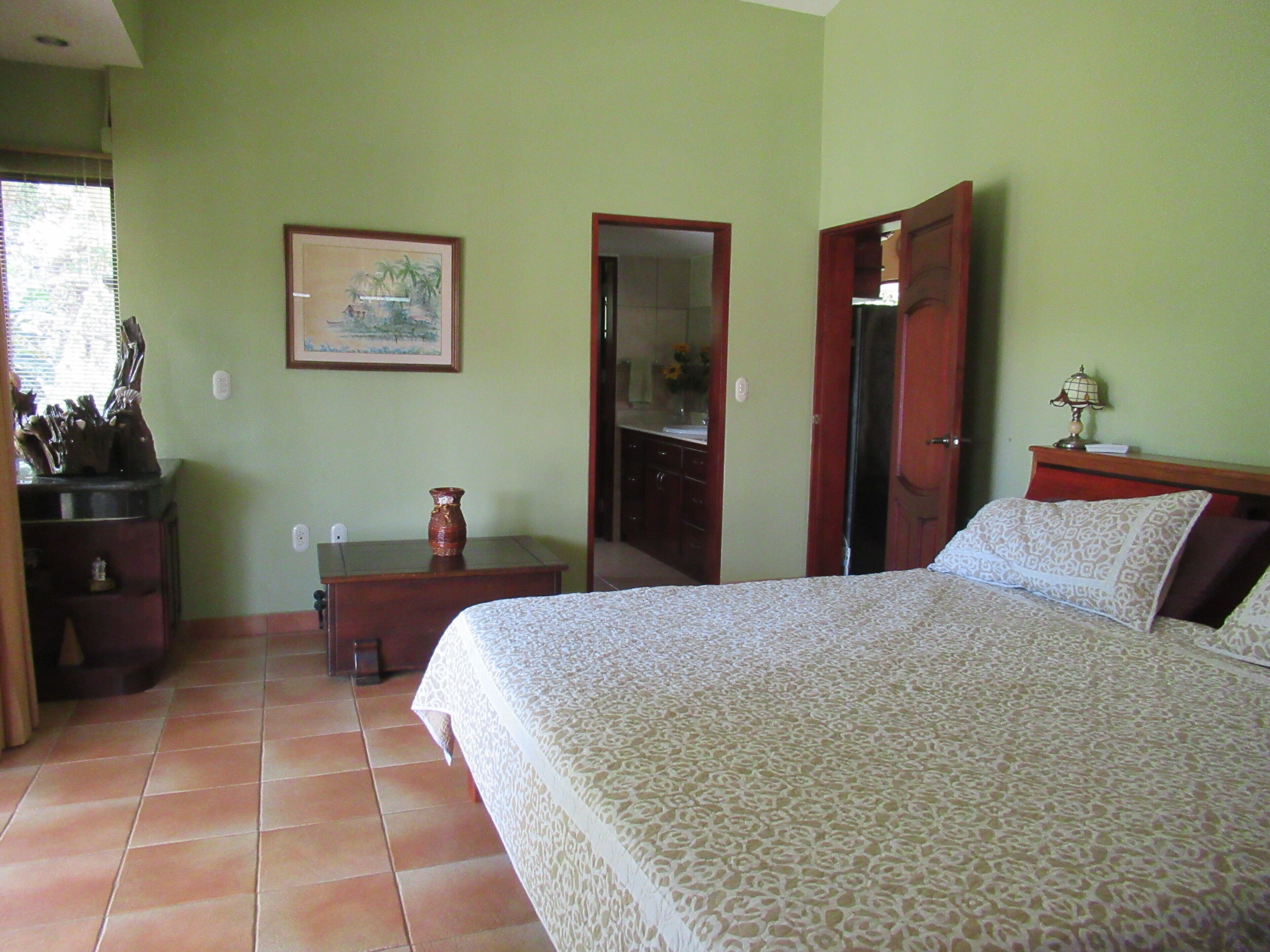 1 dormitorio, caja fuerte, tabla de planchar con plancha y wifi gratis