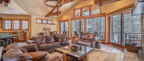 TV, fireplace, stereo