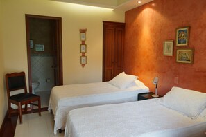 Dobbelt- eller tomannsrom – økonomi | 1 soverom, ekstrasenger (mot et tillegg) og wi-fi (inkludert)