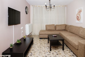 Living area - KAV Apartments - Near Assuta Korazim St (Tel Aviv)
