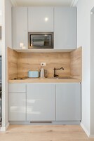 Royal Studio | Private kitchen | Fridge, electric kettle