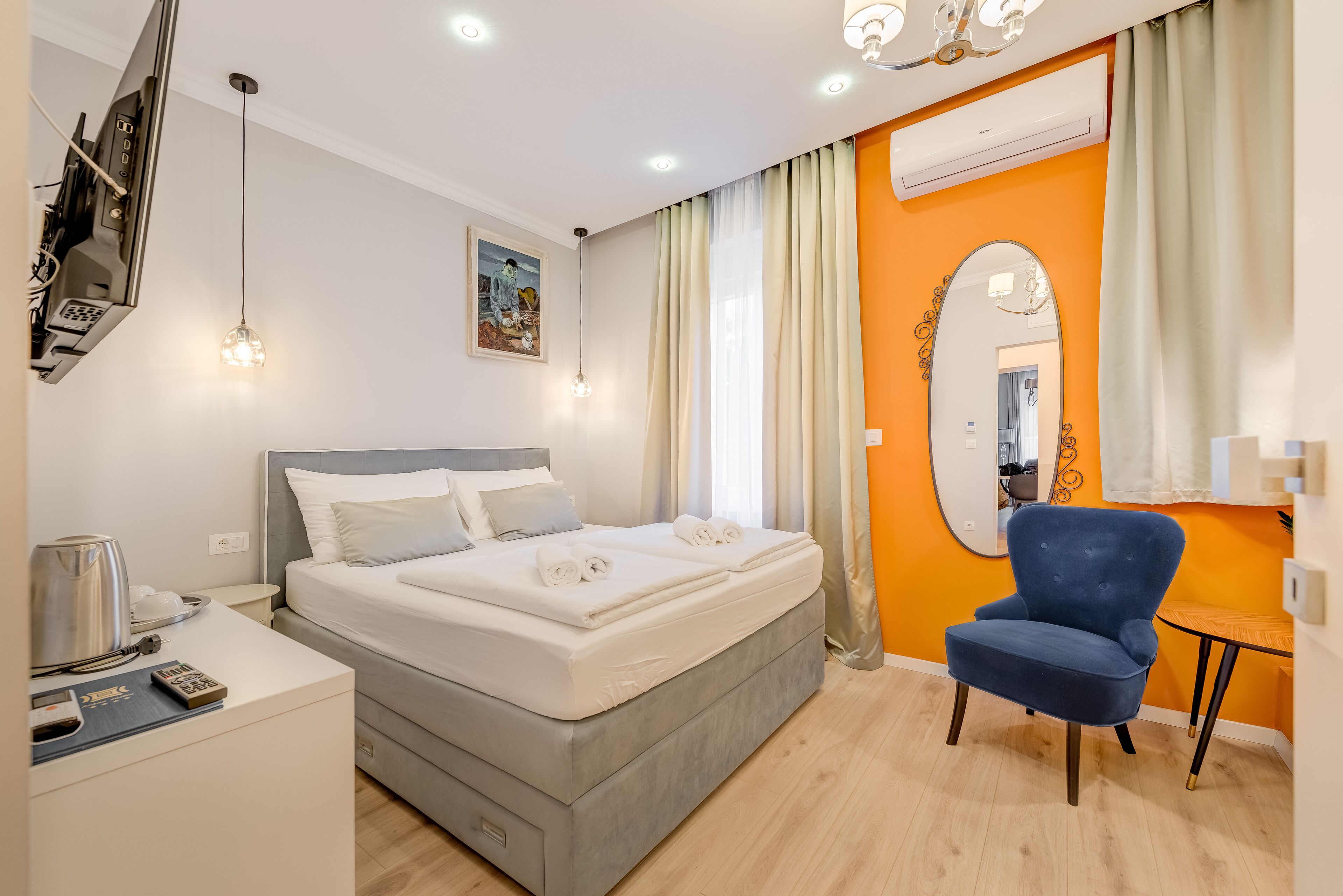 Photo - Piano Suites