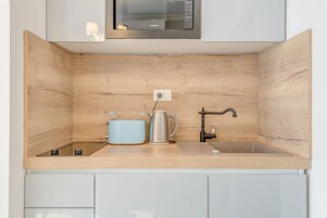 Royal Studio | Private kitchenette | Fridge, electric kettle