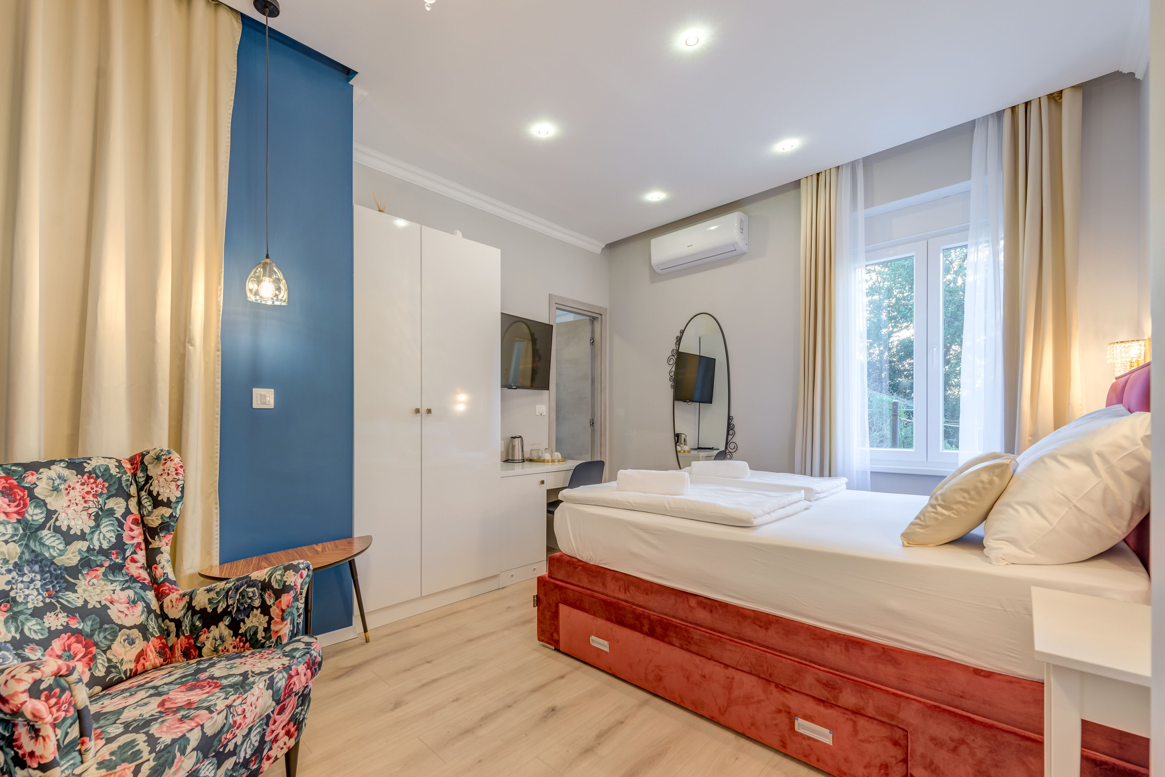 Photo - Piano Suites