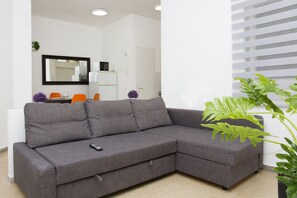 Basic Apartment, 1 Double Bed with Sofa bed | Living area