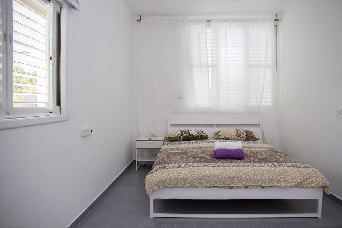 Comfort appartement | Een strijkplank/strijkijzer, gratis wifi, beddengoed