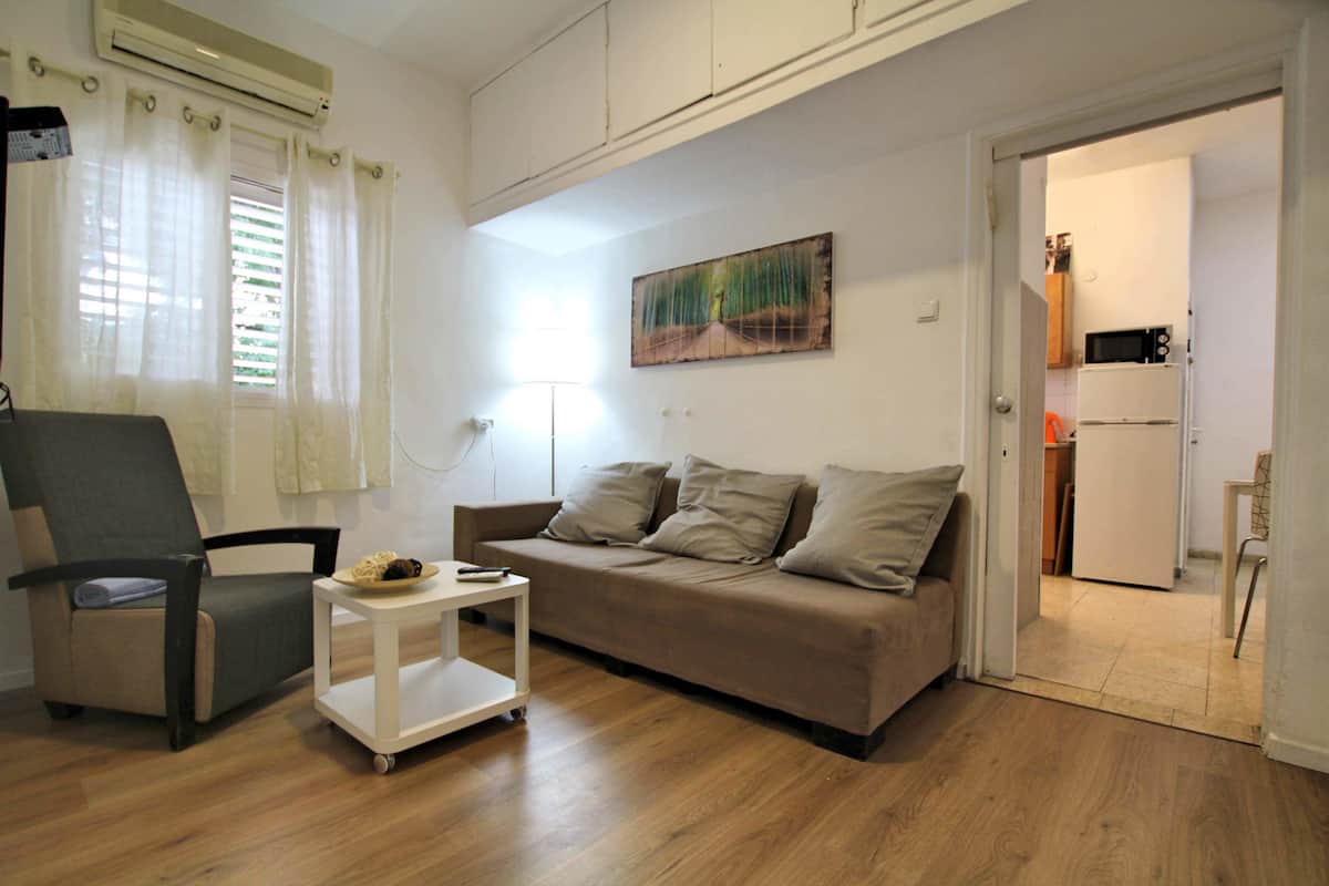 Klassiek appartement | Woonruimte | Een smart-tv