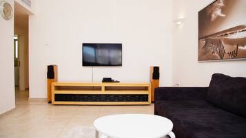 Comfort Apartment, 2 Bedrooms, Non Smoking | Living area | Flat-screen TV