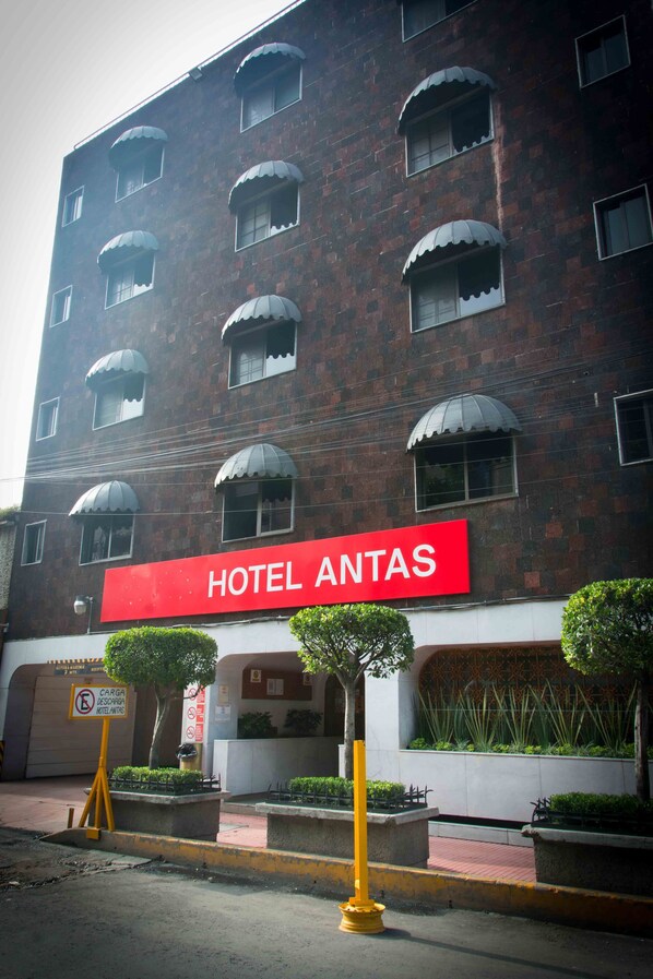 Front of property - Hotel Antas (Mexico City)