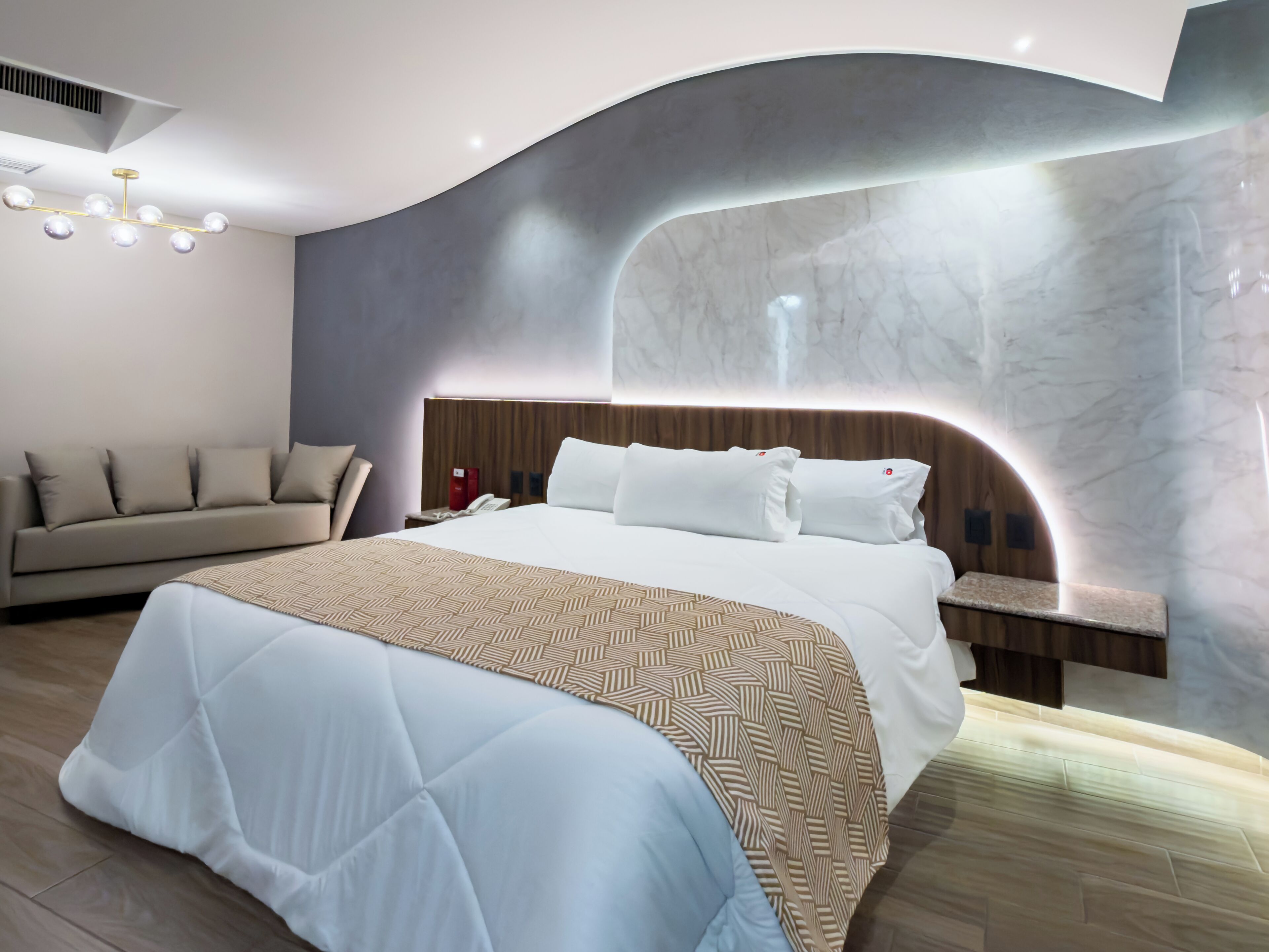 Deluxe Room, Jetted Tub | Premium bedding, desk, iron/ironing board, free WiFi