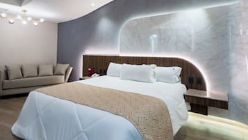 Deluxe Room, Jetted Tub