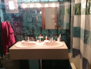 Hair dryer, towels