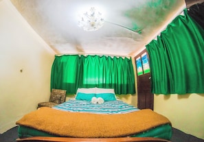 Double Room, 1 Queen Bed, Private Bathroom | Blackout drapes, cribs/infant beds, rollaway beds, free WiFi - BiosWild (Cusco)