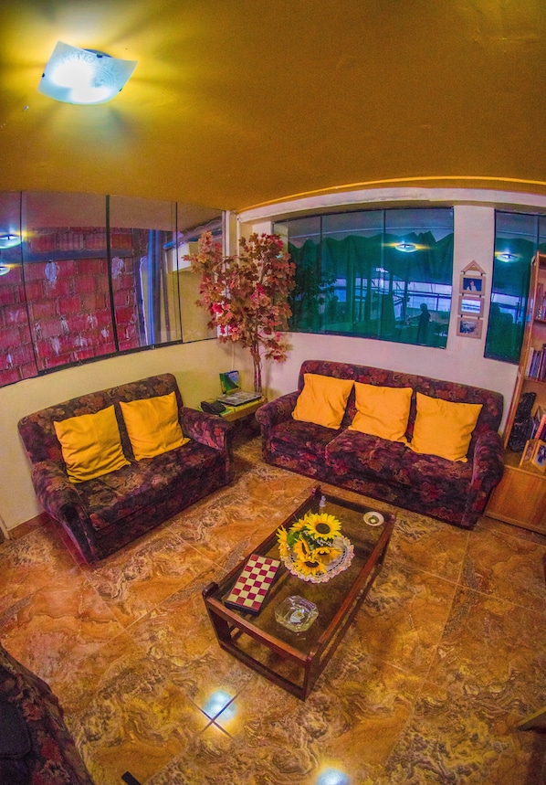 Reception - BiosWild (Cusco)