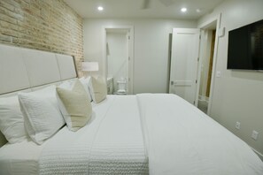 2 عدّة غرف نوم ومكواة/لوح كي وواي فاي مجانًا وملاءات أسرّة