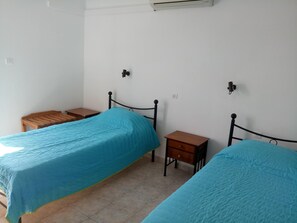 1 bedroom, WiFi, bed sheets - Central & convenient apartment near Pythagoreion (ΠΥΘΑΓΟΡΕΙΟ)