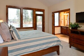 4 bedrooms, Internet, bed sheets - Caldera Escape with Access to Forest House (Bend)