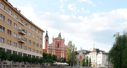 Apartment Bubble mit Balkon