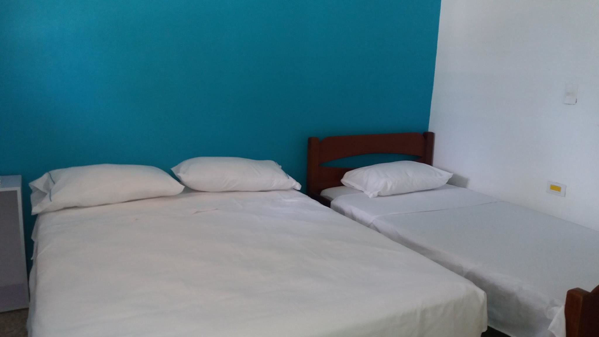 triple room, non smoking | iron/ironing board, free wifi, bed sheets