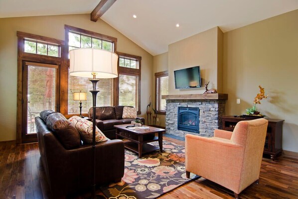 TV, fireplace, DVD player