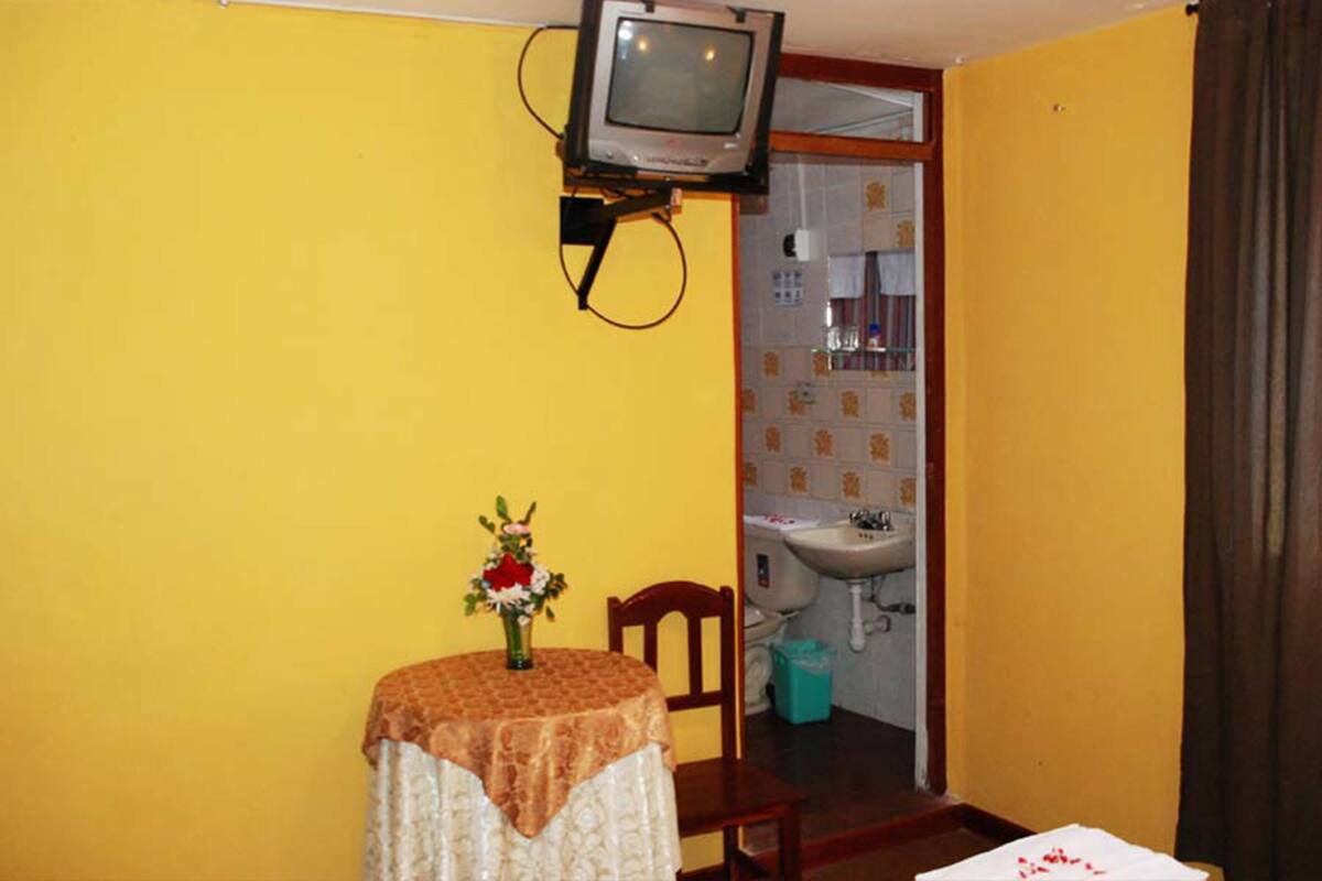 Free WiFi, bed sheets
