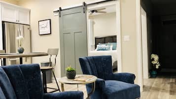 2 chambres, fer et planche Ă repasser, Wi-Fi gratuit, draps fournis