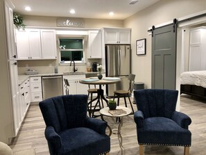 Interior - Elegant 2BR Private Cottage • 2 min from I-75/US90 (Lake City)