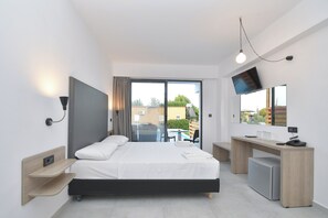 Espacio para trabajar con laptop, wifi gratis y ropa de cama 