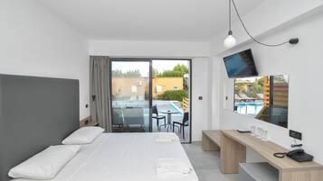 Superior Double or Twin Room, Pool Access | Laptop workspace, free WiFi, bed sheets