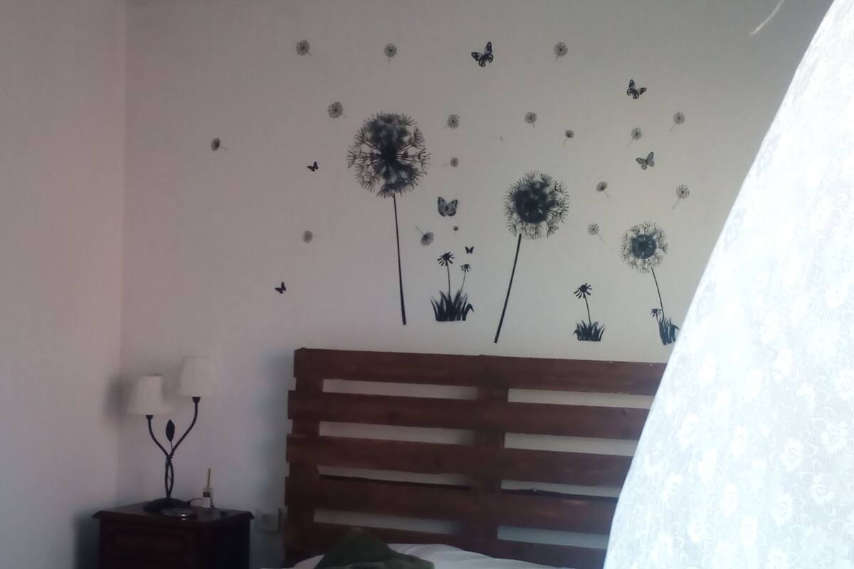 Rollaway beds, free WiFi, bed sheets