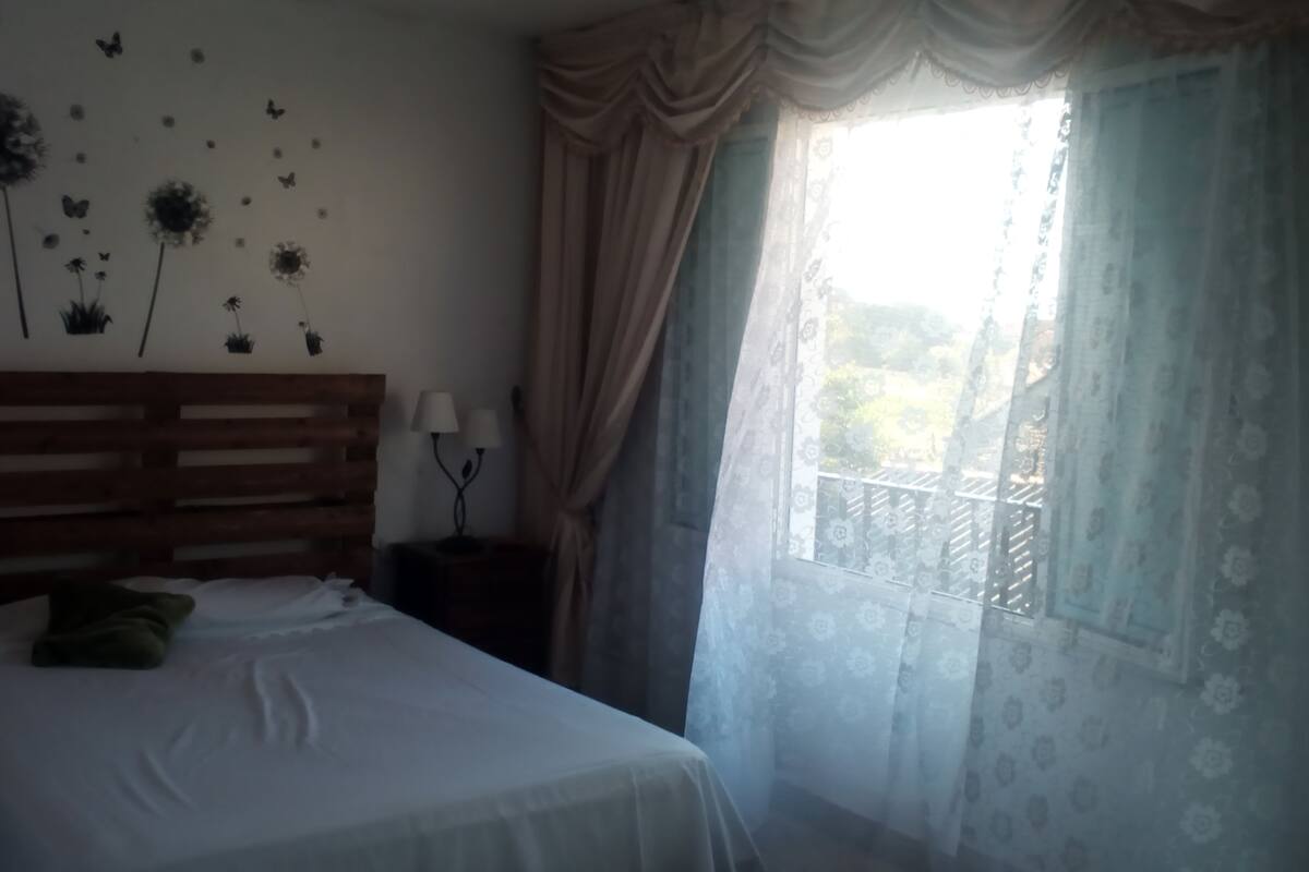 Rollaway beds, free WiFi, bed sheets