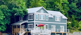 Lakefront Luxury med stuga Charm