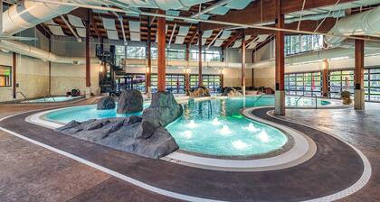 Cozy Sunriver Golf Condo with Access to Exclusive Golf