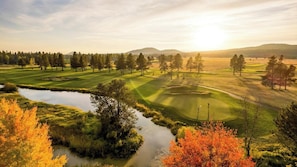 Golf - Cozy Sunriver Golf Condo with A/C, BBQ & Views (Sunriver)