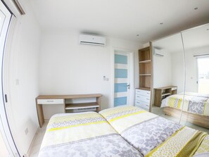 2 bedrooms, iron/ironing board, WiFi, bed sheets