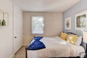 1 chambre, bureau, fer et planche à repasser, Wi-Fi
