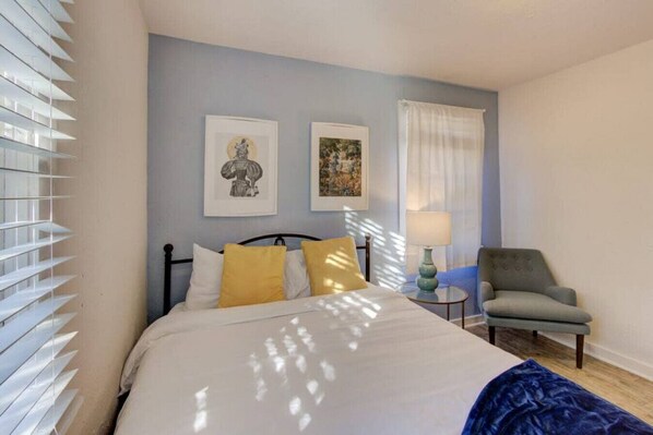 1 bedroom, desk, iron/ironing board, WiFi