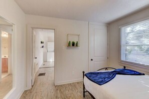 1 bedroom, desk, iron/ironing board, WiFi