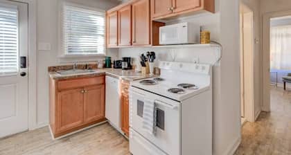 Kävele Midtownin parhaaksi! Viehättävä mökki